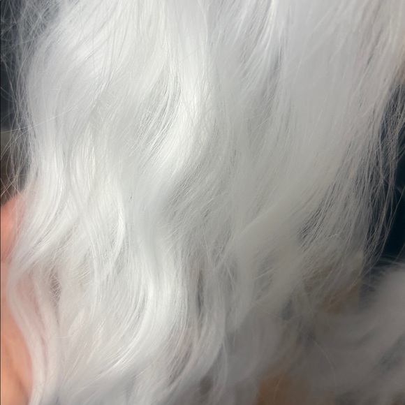 Elegant White Wavy Hair Wig - Picture 3 of 6